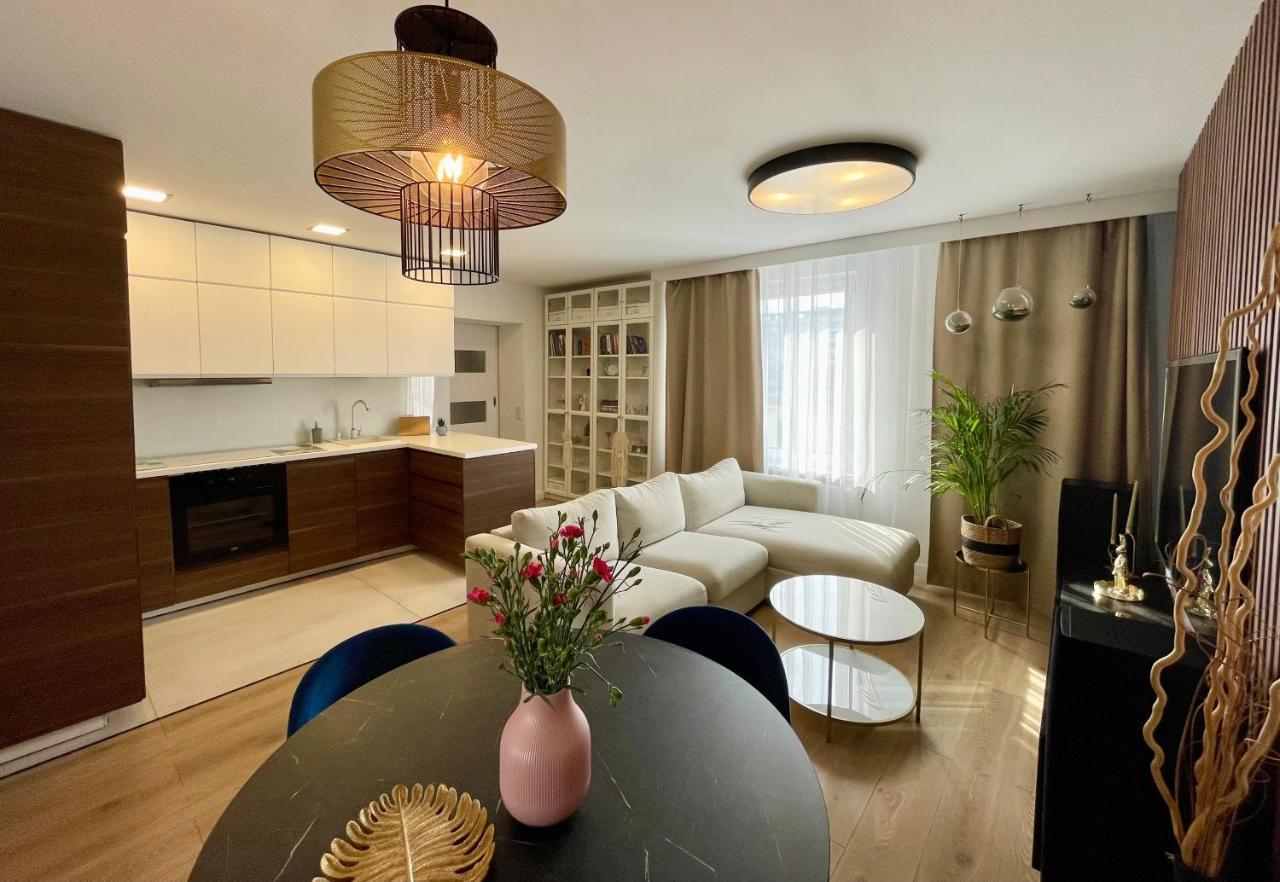 Apartament Kolobrzeg Appartamento Esterno foto