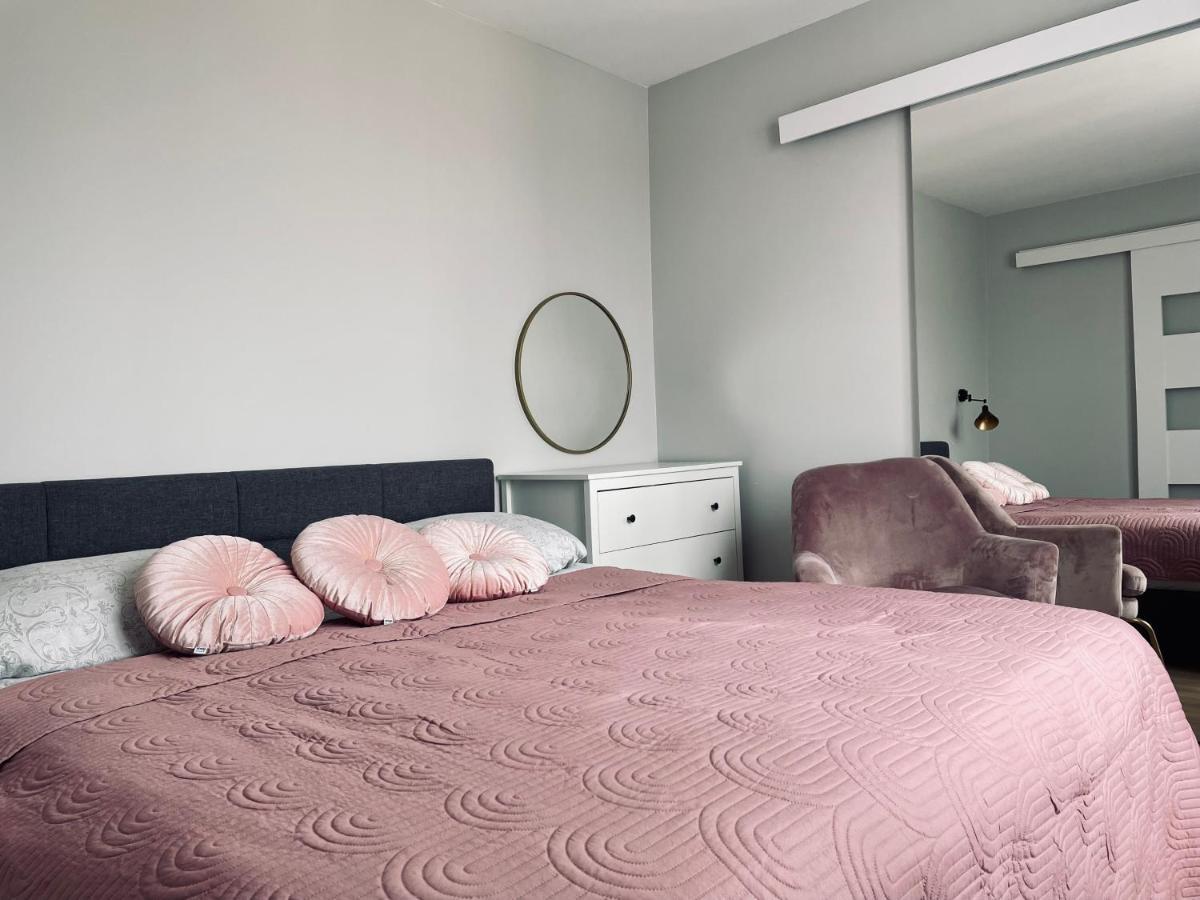 Apartament Kolobrzeg Appartamento Esterno foto